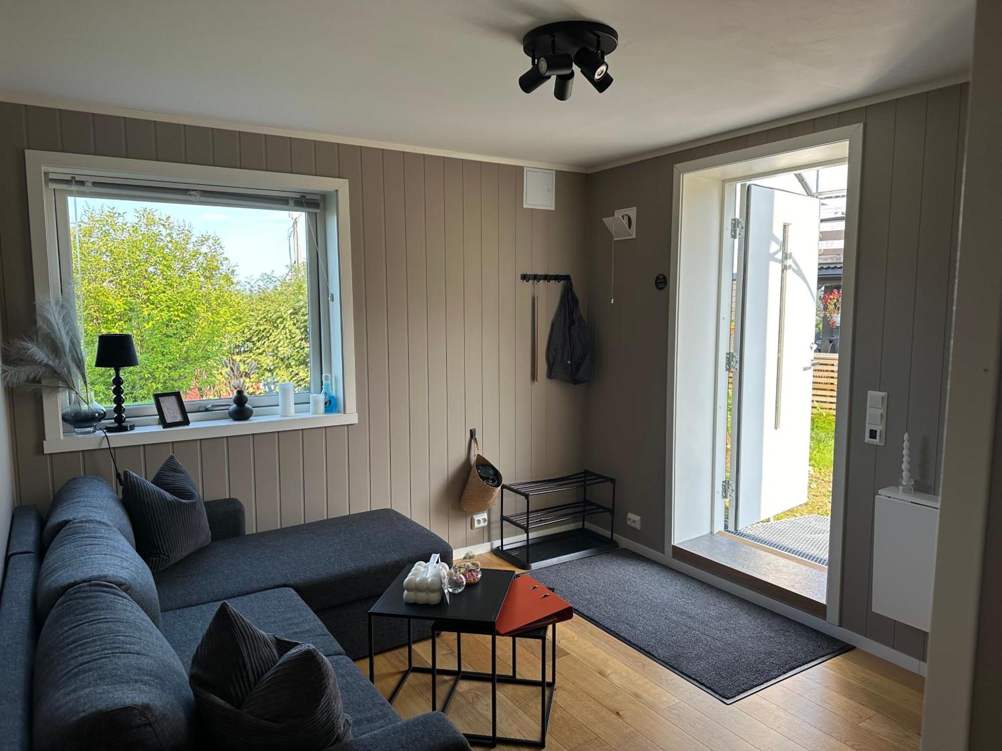 Aurora Apartment Very Close To Cable Car And Sherpatrappa Tromsø Eksteriør billede